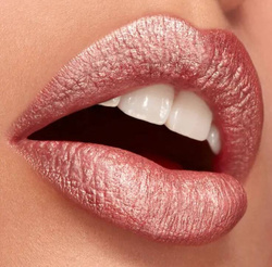 KIKO Milano Metal Liquid Lip Colour mocno kryjąca metaliczna pomadka w płynie 01 Rosy Nude 6.5ml